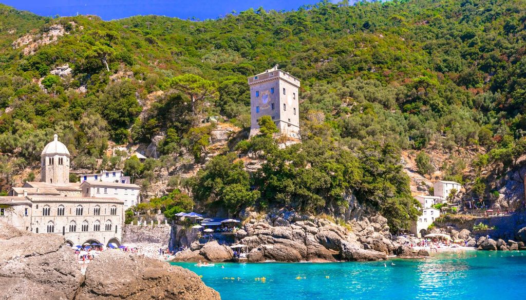 Lo spettacolo dell'Abbazia di San Fruttuoso affacciata sul mare