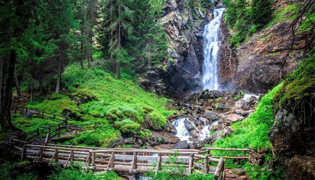Una delle cascate di Saènt, in Trentino