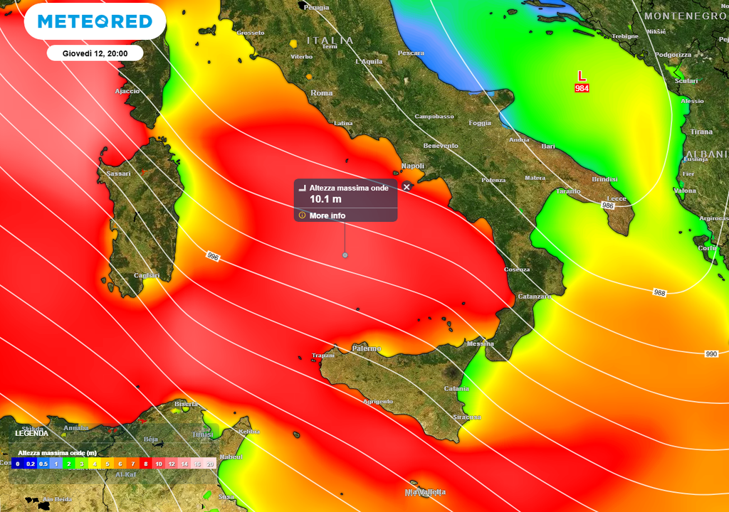 Nella serata di giovedì 12 l'interferenza costruttiva fra due differenti moti ondosi potrà produrre, in mare aperto, delle onde anomale, alte fino a 10 metri.