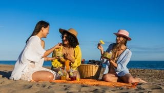 Gite fuori porta e citt&agrave; deserte: come Ferragosto &egrave; diventata la festa pi&ugrave; importante dell'estate