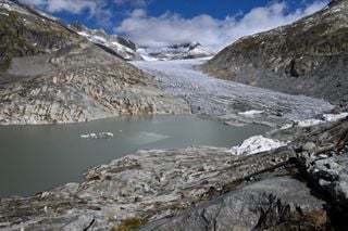 Los glaciares suizos siguen derritiéndose y el deshielo en ellos fue enorme en los últimos meses de 2024-2025