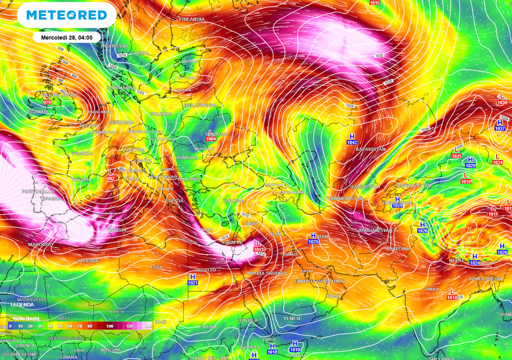 Getto polare. Quando la corrente a getto polare assume un andamento più ondulato tende a favorire lo sviluppo di imponenti creste anticicloniche verso le alte latitudini, che a sua volta spalancano le porte al freddo verso le medie latitudini.