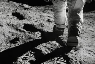 Gli ingegneri della NASA tentano di risolvere l’annosa questione della polvere lunare, un problema per le missioni