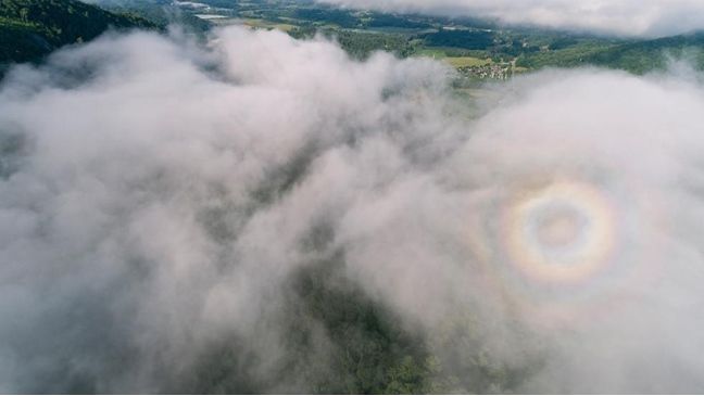 Gloria Desde Un Dron Un drone, volando en el condado de Macon, Carolina del Norte, capturó esta foto de una gloria el lunes 18 de junio de 2018. Foto de Eric Haggart