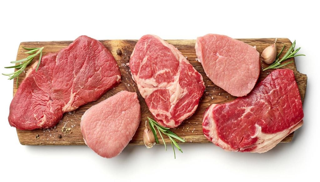 Carnes A fiscalização no terreno dos matadouros móveis será partilhada. Fica a cargo da Autoridade de Segurança Alimentar e Económica (ASAE) e da Direção-Geral de Alimentação e Veterinária (DGAV).