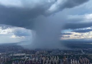 ¡Graban un reventón desde el aire en Shaanxi, China! El fenómeno provocó lluvias y vientos muy fuertes localizados 