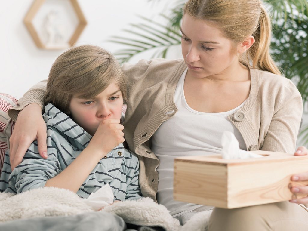 Generalmente son las mamás las que nos cuidan, nos enseñan la relación acción-consecuencia, por ejemplo, cuando nos enfermamos al exponernos en una tormenta.