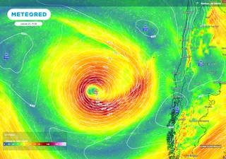 Gran e intenso ciclón en formación llevará nuevo sistema frontal hacia Chile esta semana