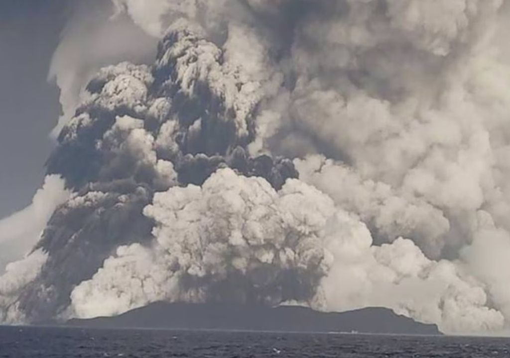 erupción del volcán de Tonga erupción del volcán de Tonga