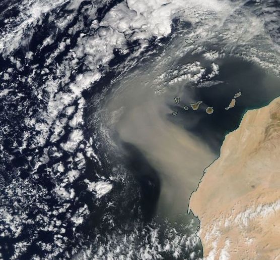Gran tormenta de polvo sobre Canarias