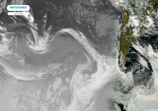 Gran y extenso sistema frontal se acerca a Chile ¿dónde lloverá?