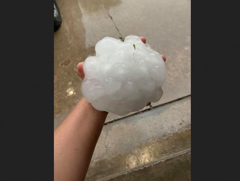 Granizo de gran tamaño viral recogido en Texas ¿récord del mundo?