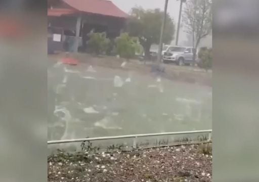 Granizo gigante en Vientiane: una tormenta extrema deja da&ntilde;os y escenas de p&aacute;nico en la capital de Laos