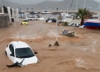 Grèce : Mykonos, Paros et la Crète touchées par des inondations d'une rare violence, les dernières images
