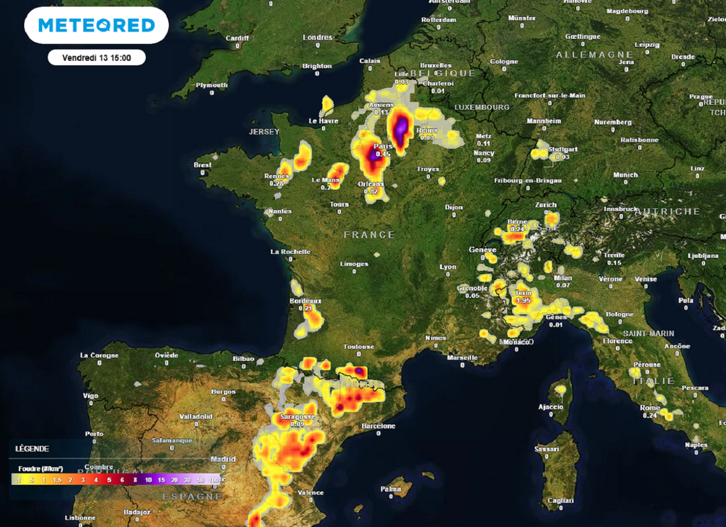 De violents orages sont attendus dans un large quart nord-ouest et jusqu'en Île-de-France vendredi. De violents orages sont attendus dans un large quart nord-ouest et jusqu'en Île-de-France vendredi.