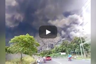 Guatemala, impressionante eruzione del Vulcano de Fuego