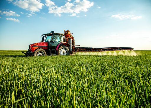 Guerre au Moyen-Orient : le conflit fragilise-t-il la d&eacute;pendance de l'agriculture fran&ccedil;aise aux engrais chimiques ?