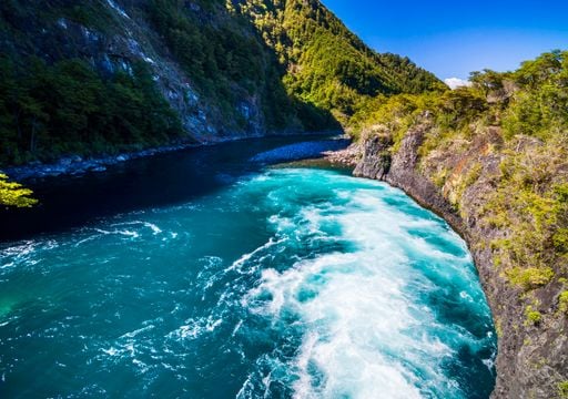 Gu&iacute;a de los Saltos del Petrohu&eacute;: la ciencia detr&aacute;s de su color y c&oacute;mo visitarlos