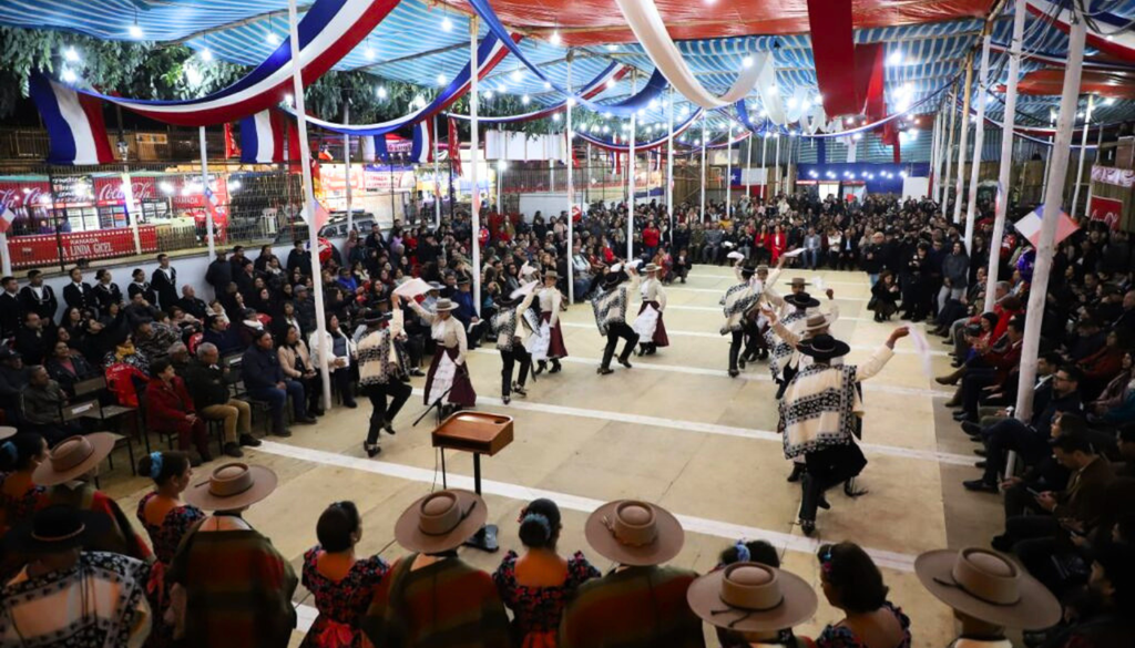 Fondas Alejo Barrios de Valparaíso. El barrio de Playa Ancha es el lugar típico para celebrar las Fiestas Patrias en Valparaíso. Crédito: Municipalidad de Valparaíso.