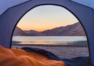 Guía para acampar en Chile: los mejores sitios y cómo elegir el saco de dormir según el clima