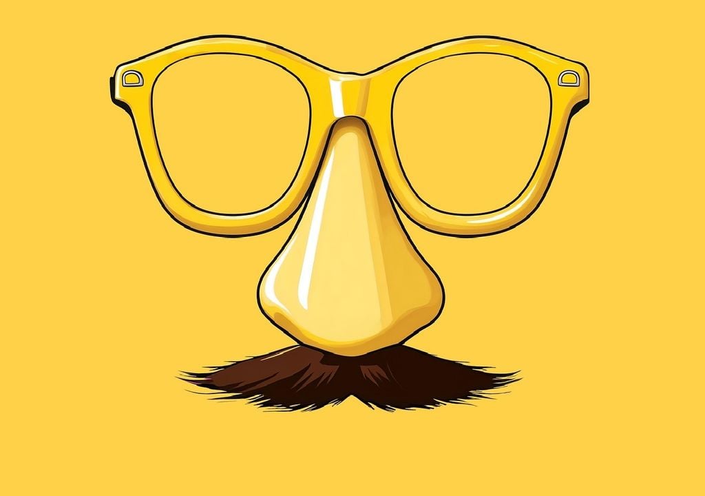 Máscara com óculos, nariz e bigode Máscara com óculos, nariz e bigode