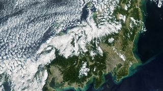 Hagibis inunda Japón