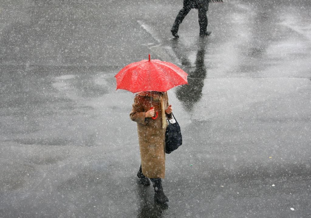 Tempestade tropical Hanna deverá provocar chuva intensa nos Açores Hanna deverá chegar aos Açores bem mais debilitada já como um sistema pós-tropical, provocando períodos de chuva moderada a forte, trovoada e rajadas pontualmente intensas nos próximos dias.
