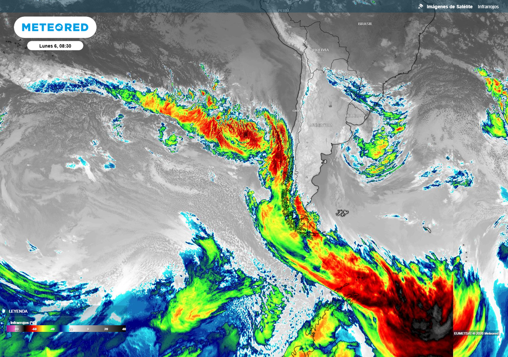 imagen satelital Desde la Polinesia hacia Chile se está moviendo el vapor de agua que alimentará los sistemas frontales que cruzarán por el país esta semana. Esperamos lluvias más contundentes.