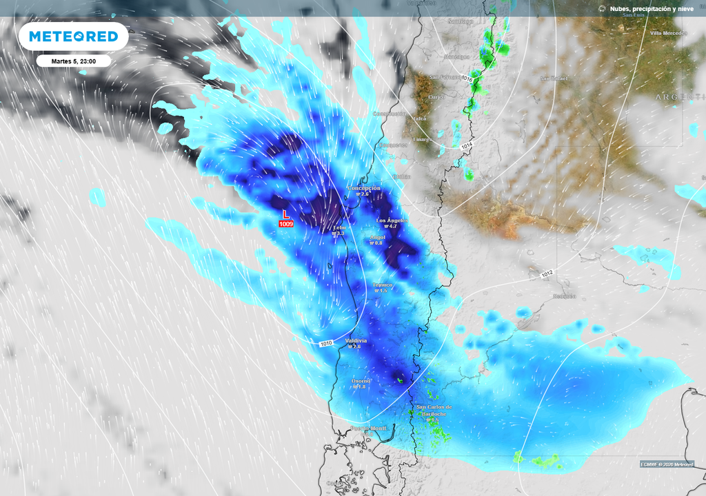 Sistema frontal impacta entre el centro-sur y sur con precipitaciones de distinta intensidad.