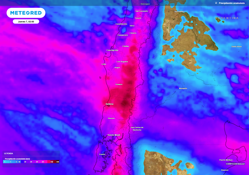 Los mayores acumulados de lluvia se concentrarían en el interior de Ñuble y en las regiones del Biobío, La Araucanía y Los Ríos, con montos totales que podrían fluctuar entre 60 y 100 mm durante el evento.
