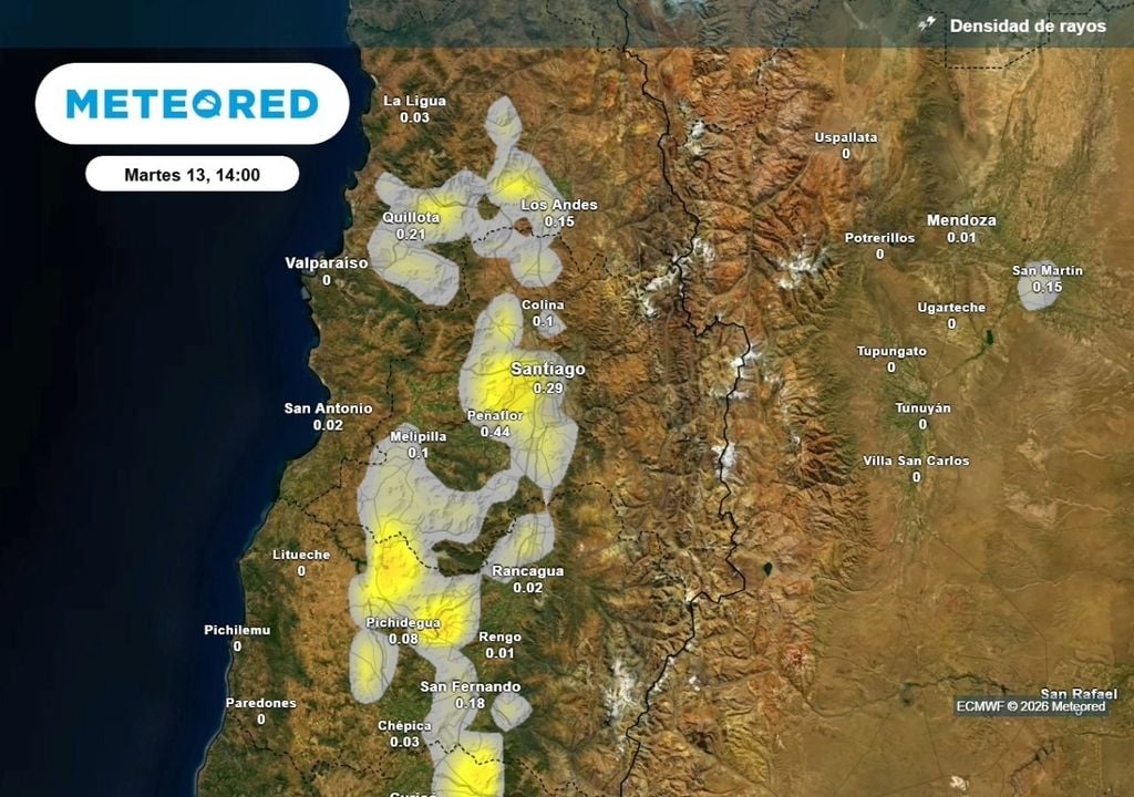 Posibilidad de tormentas eléctricas en la Región Metropolitana se elevan el martes, según el ECMWF.