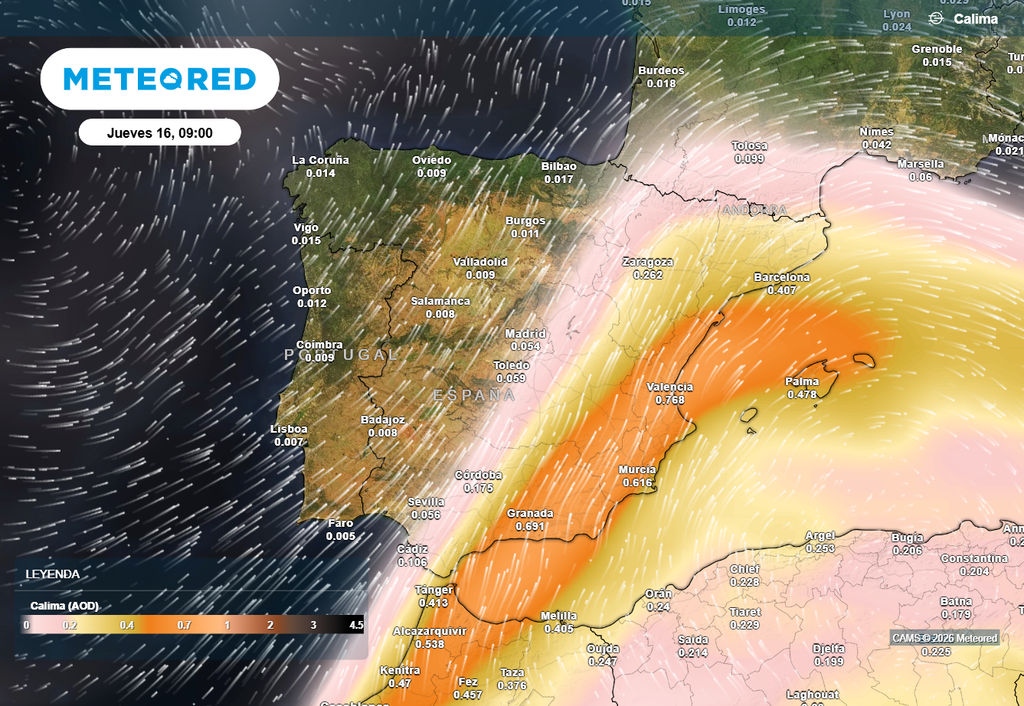 La posición de la dana y la dorsal favorecerá la llegada de aire sahariano y elevadas concentraciones de polvo en suspensión sobre el este peninsular y Baleares. El máximo se producirá al mediodía del jueves 16 de julio.
