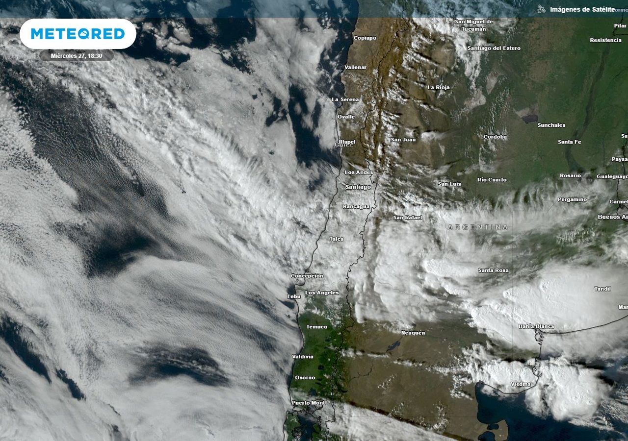 La corriente en chorro sobre la zona central y el aporte de humedad e inestabilidad de una vaguada en altura, contribuyeron para el aumento de la nubosidad y las precipitaciones que se registraron en Chile central este miércoles (27).