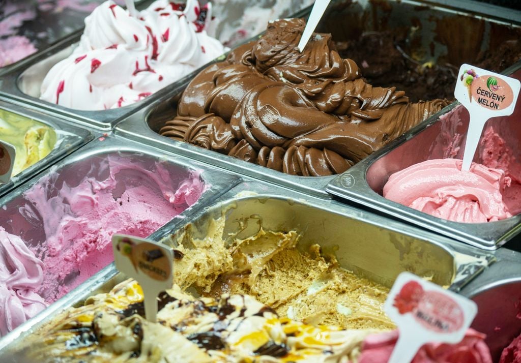 Tentación a los ojos y sabores extraordinarios: los helados nos cautivan en medio al calor del verano. Imagen: Ladislav Stercell.
