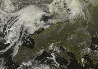 La tempesta Helene porta scompiglio in Europa