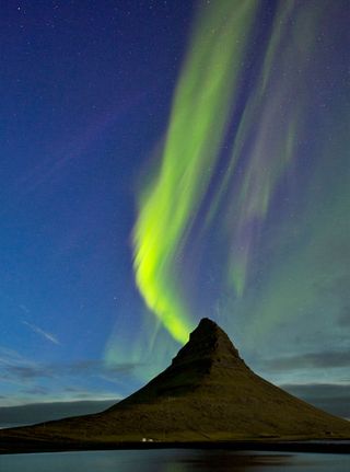 Hermosa aurora islandesa