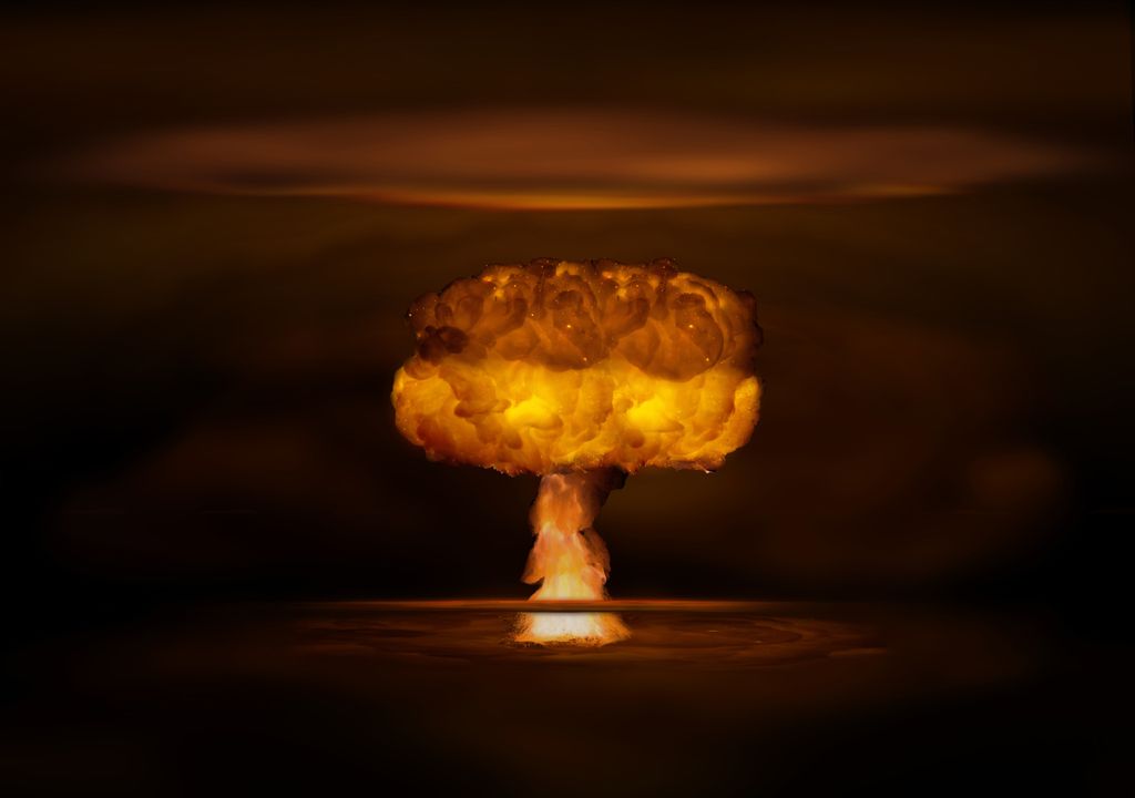 Explosão de bomba atómica.