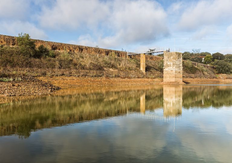 Presa romana de Cornalvo una de las más atiguas de España. Presa romana de Cornalvo una de las más atiguas de España.
