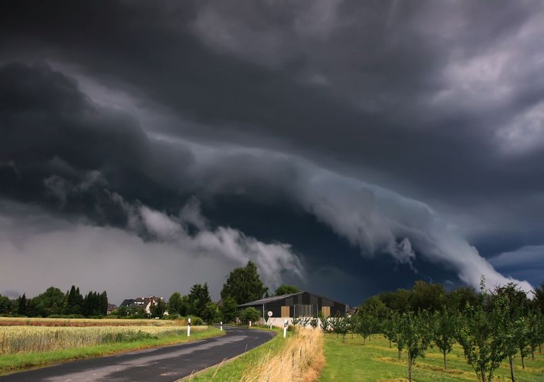 Unwetter mit Tornadogefahr: So heftig wird es Donnerstag und Freitag! Unwetter mit Tornadogefahr: So heftig wird es Donnerstag und Freitag!