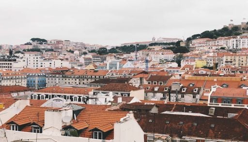 Hot&eacute;is, lojas e restaurantes escondem obras de arte nesta avenida de Lisboa