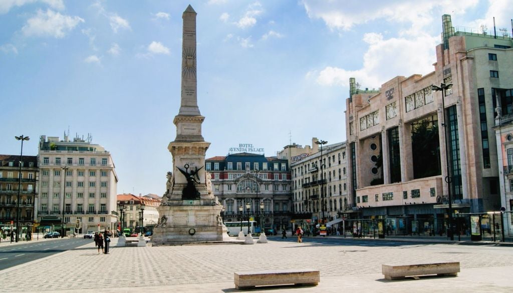 Passear pela Avenida da Liberdade nunca foi tão artístico. Foto: Pexels