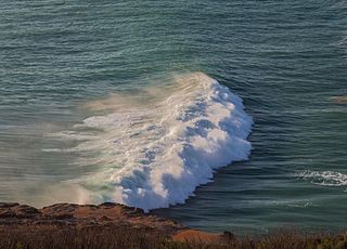 Houle cyclonique : vagues de 5 mètres, plages fermées, que se passe-t-il sur le littoral Atlantique en France ?