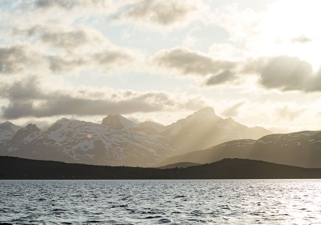 Sol de medianoche en Tromsø, Noruega