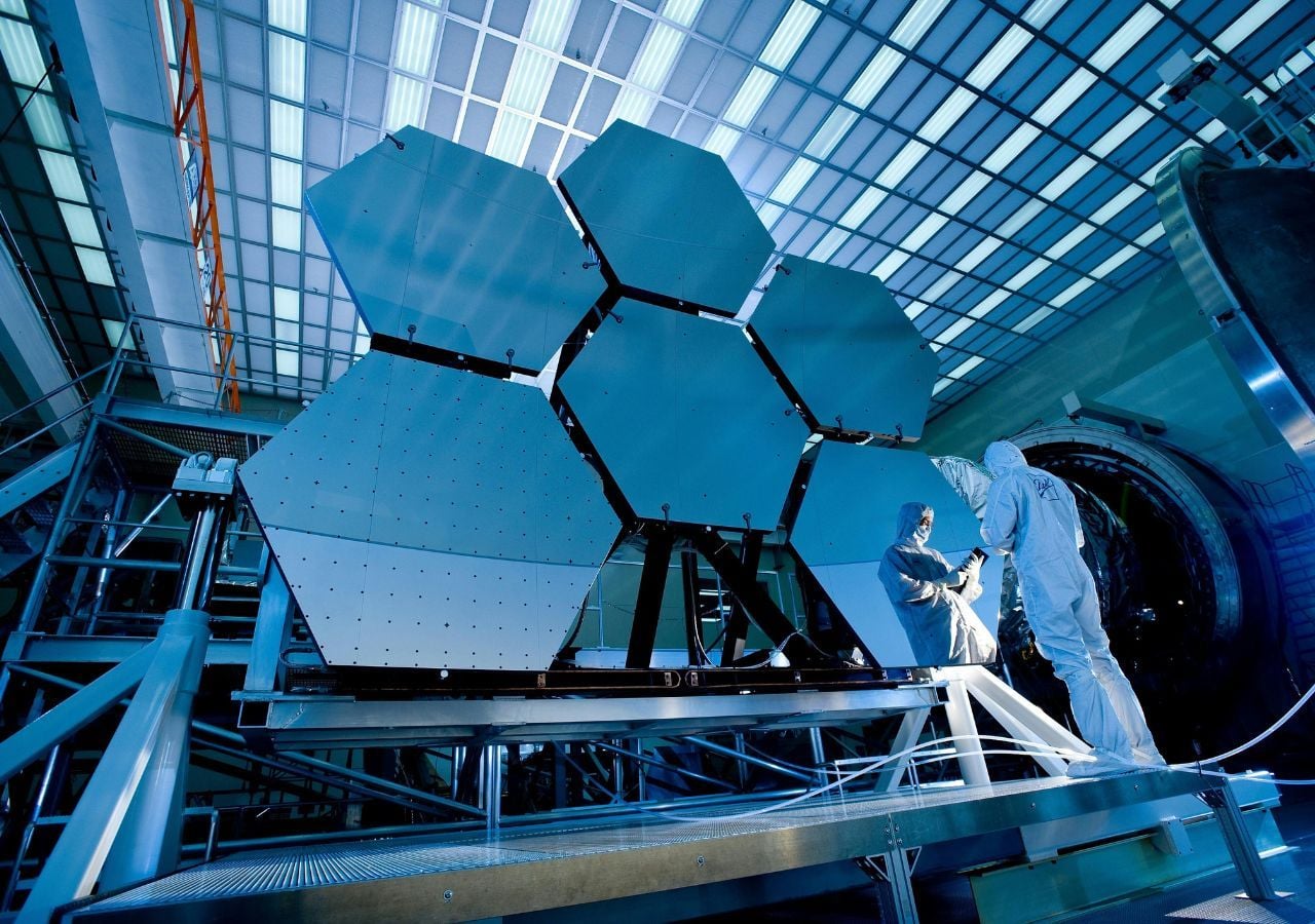 El telescopio espacial James Webb durante su fase de construcción.