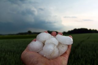 Hoy, riesgo de tormentas muy fuertes con pedrisco