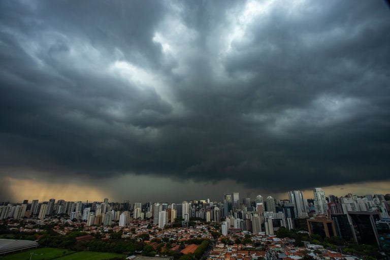 &iquest;Ciudades favorecen precipitaciones m&aacute;s fuertes? Urbanizaci&oacute;n, lluvias torrenciales e inundaciones repentinas