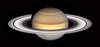 Hubble captura el comienzo de una nueva temporada de rayos en Saturno