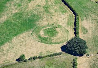 ¿Huellas de OVNIS en Gales?