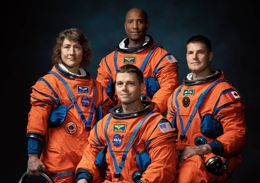 Foto oficial da NASA anunciando os 4 tripulantes da missão Artemis II.
