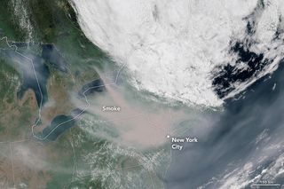 El humo de incendios forestales asfixia al noreste de los EE.UU.: el aire de Nueva York insalubre